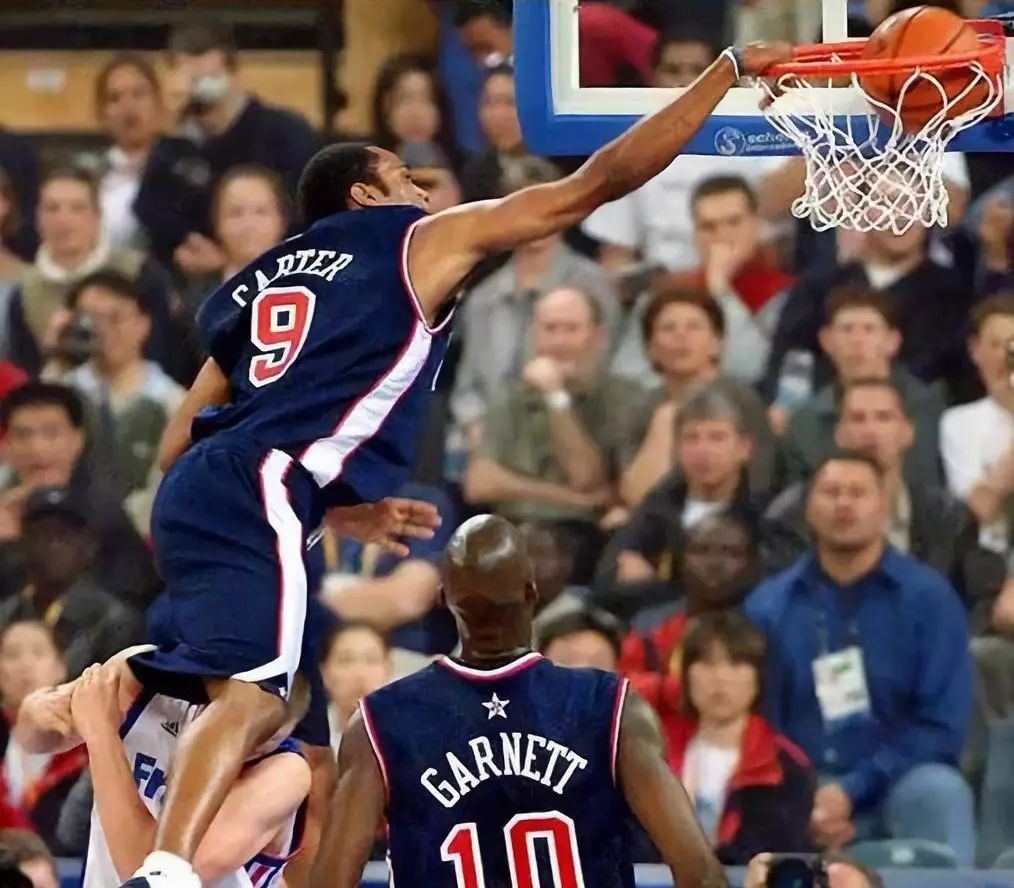 篮网球星遭遇技术犯规，受罚