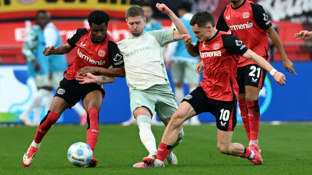 包含勒沃库森客场不敌拜仁慕尼黑，遭遇双杀的词条