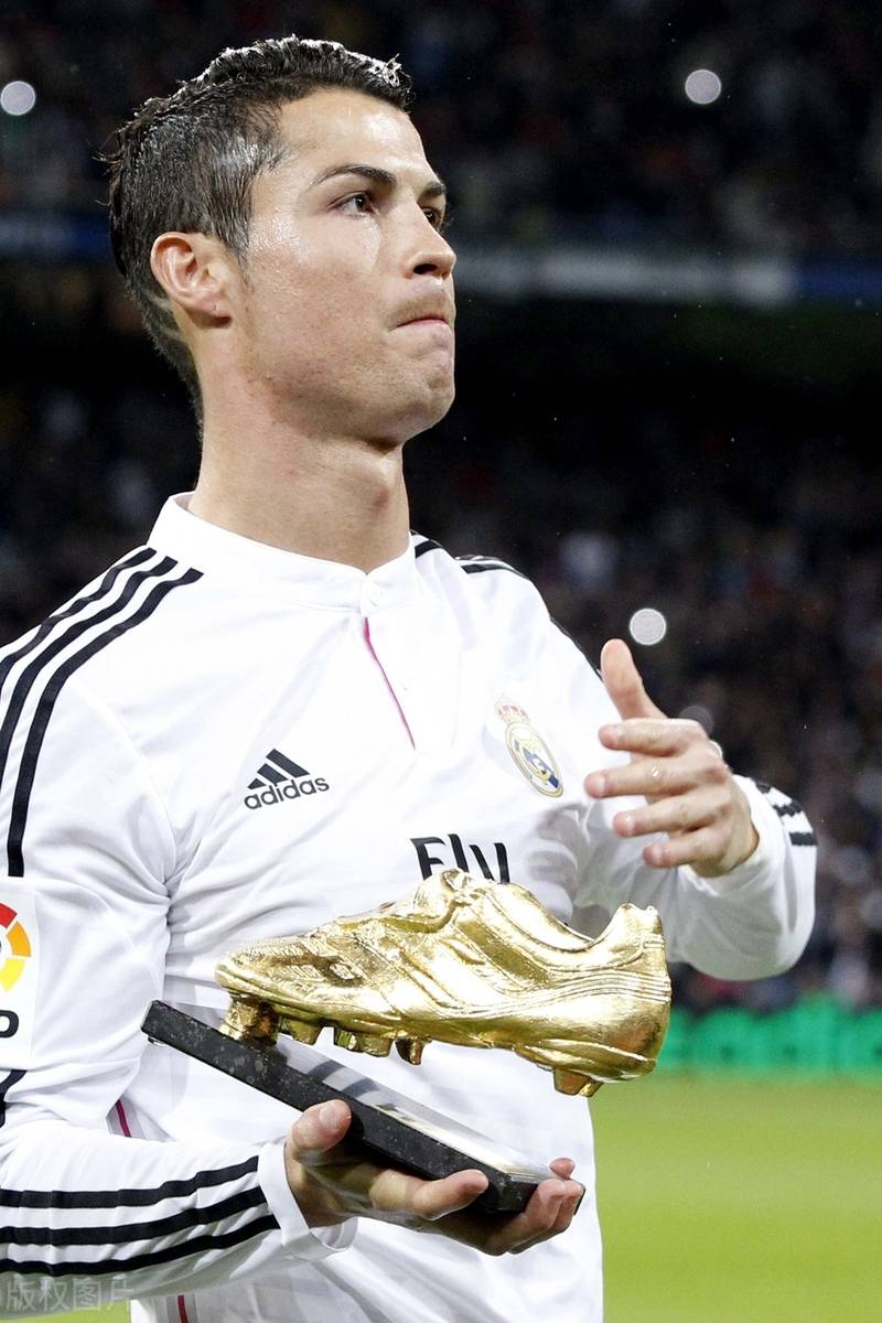  C罗在皇家马德里比赛中出色防守，挺进下一轮引发热议！